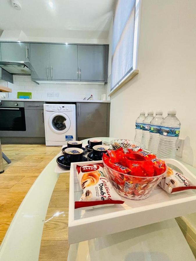 Lovely 2 Bedroom Serviced Apartment In Londres Exterior foto